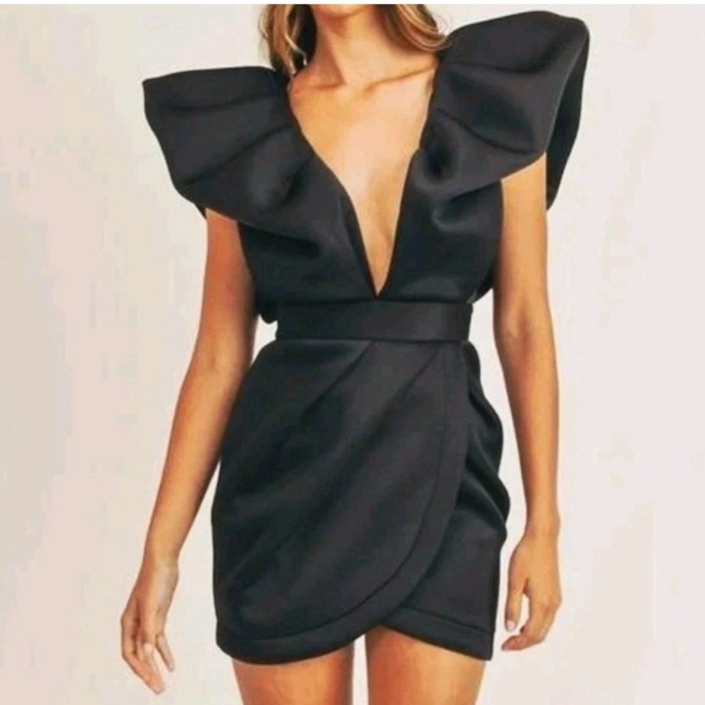 MABLE Black Puff Sleeve Cocktail Dress